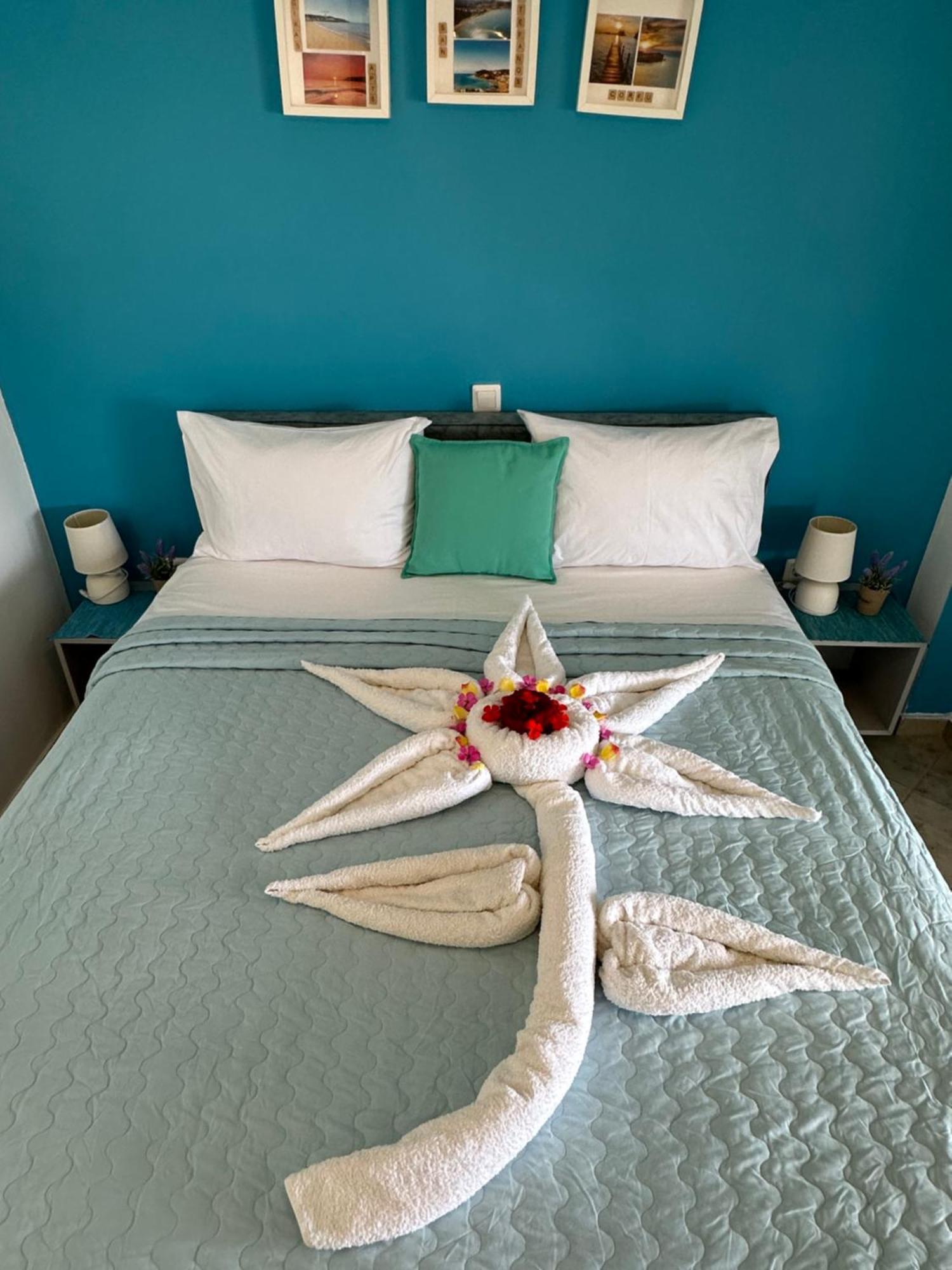 Gikas Apartments Agios Stefanos Avliotes  Eksteriør billede